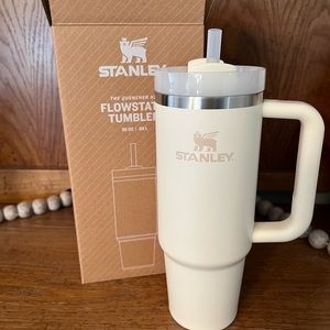 NIB Stanley 2.0 30 oz. Cream Adventure Tumbler